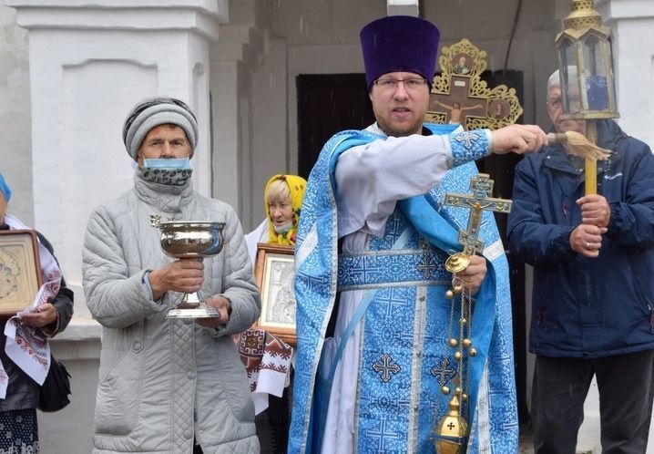 Престольный праздник отметил приход храма Владимирской иконы Божией Матери деревни Бобровниково