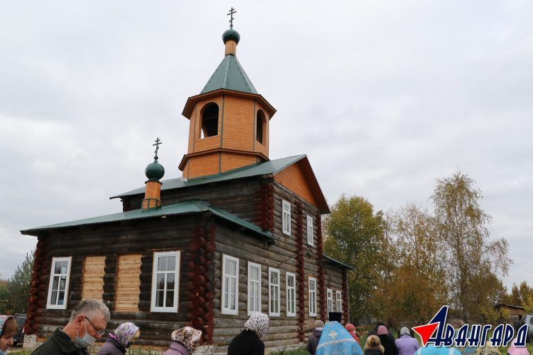 Состоялась первая Божественная литургия во вновь построенном храме Рождества Пресвятой Богородицы в селе Кипшеньге Никольского района