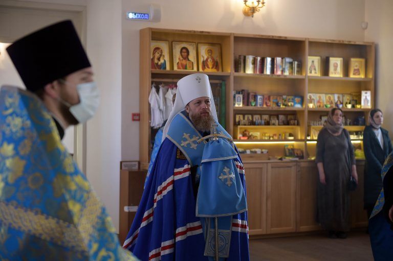 В предпразднство Благовещения Пресвятой Богородицы владыка Савва возглавил всенощное бдение в кафедральном соборе областной столицы