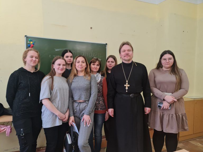 Продолжается проведение миссионерских бесед для студентов Вологодского педагогического колледжа