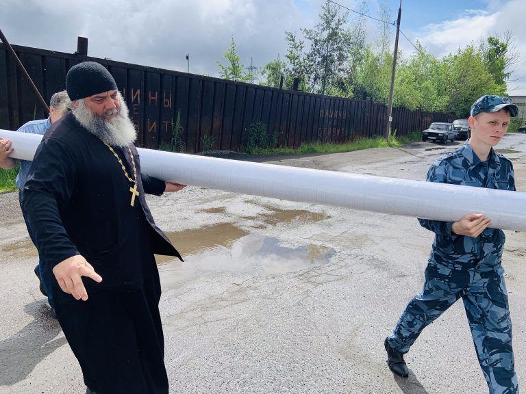 Социальный отдел Череповецкой епархии оказал помощь в благоустройстве молельной комнаты в СИЗО-3