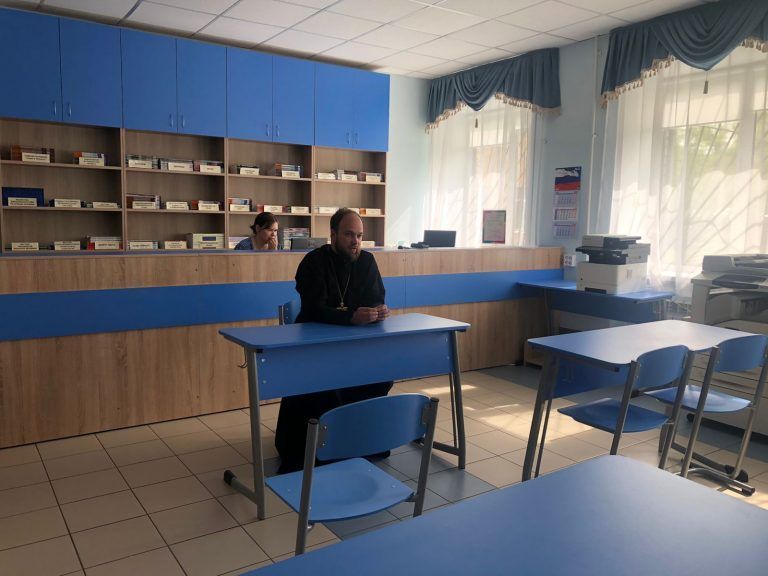 Священник обсудил с учащимися Вологодского института права и экономики ФСИН России православный взгляд на семейные ценности