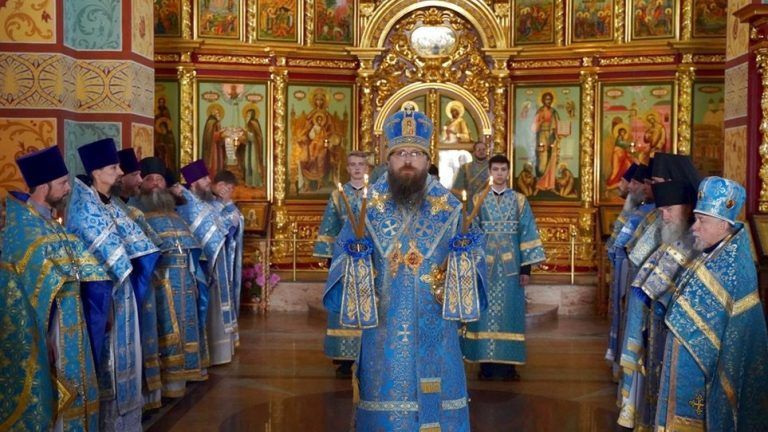В кафедральном соборе города Череповца состоялось соборное богослужение