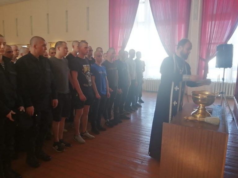 В областном военном комиссариате состоялся молебен для призывников