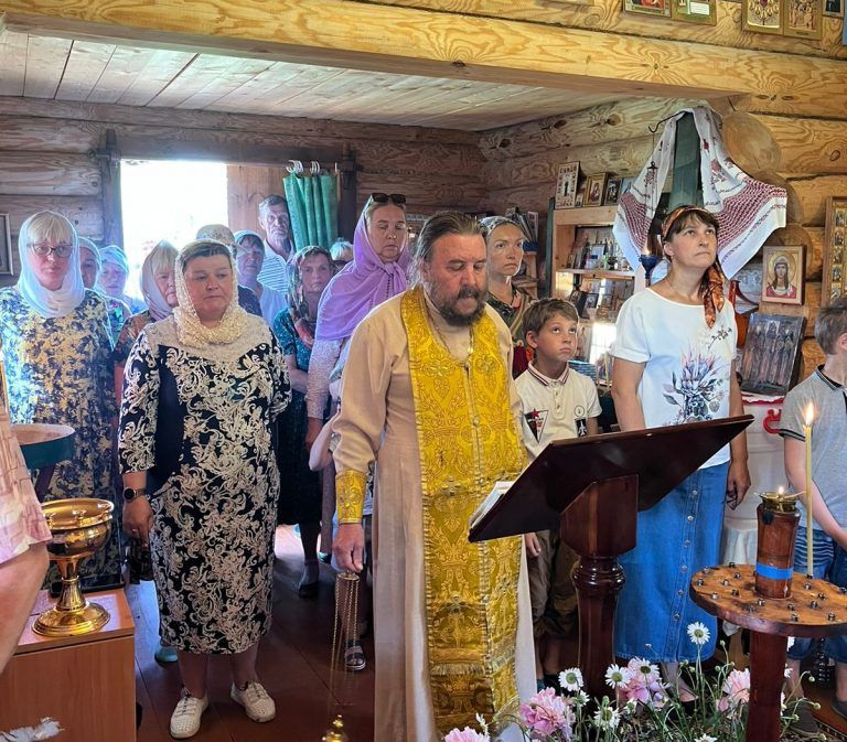 Белозерцы помолились святому Иродиону Илоезерскому на месте его упокоения