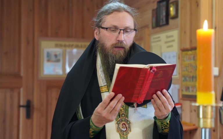 В канун празднования памяти преподобного Серафима Саровского в одноименном храме поселка Хохлово состоялось архиерейское богослужение