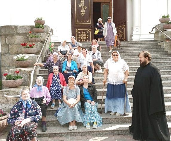 Паломники из Кадуя посетили святые места Подмосковья