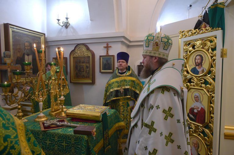 В праздник Зачатия Иоанна Предтечи владыка Савва совершил Литургию в храме-часовне преподобного Герасима Вологодского
