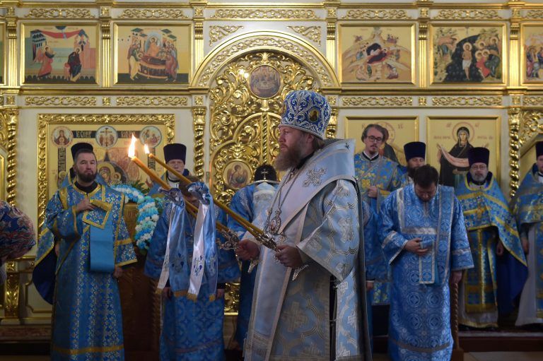 Владыка Савва возглавил Литургию в храме Покрова Пресвятой Богородицы на Козлене города Вологды