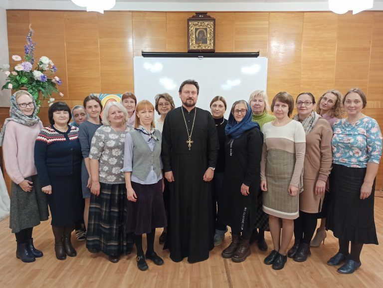 В Вологде начали работу курсы повышения квалификации для преподавателей воскресных школ