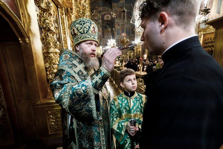 В канун дня памяти преподобного Сергия Радонежского митрополит Савва сослужил за всенощным бдением в Троице-Сергиевой лавре