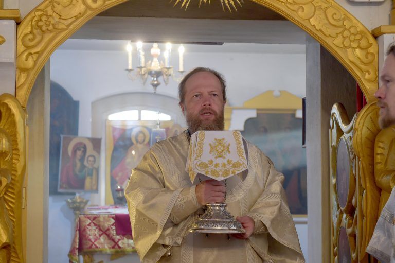 Владыка Савва возглавил Литургию в престольный праздник Михаило-Архангельского храма села Новленского