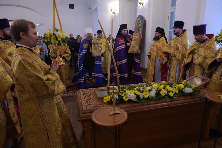 В актовый день Вологодской семинарии митрополит Вологодский и Кирилловский Савва и епископ Петергофский Силуан совершили Литургию в Воскресенском соборе Вологды