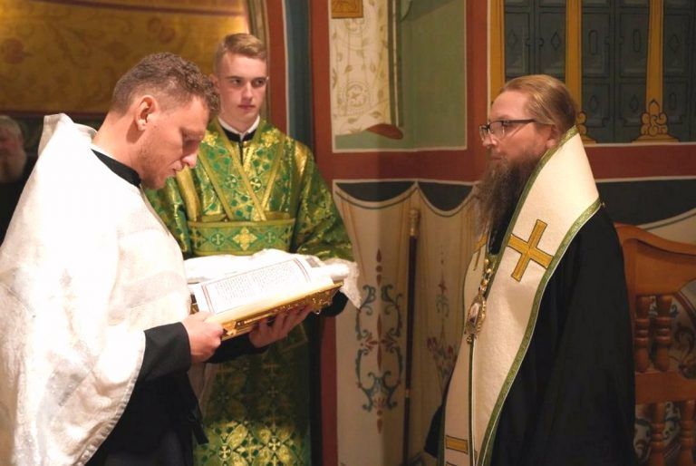 В канун пятилетия со дня архиерейской хиротонии епископ Игнатий совершил всенощное бдение в кафедральном соборе Череповца