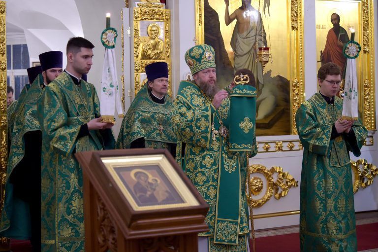 Владыка Савва совершил вечернее богослужение накануне дня памяти преподобного Саввы Освященного