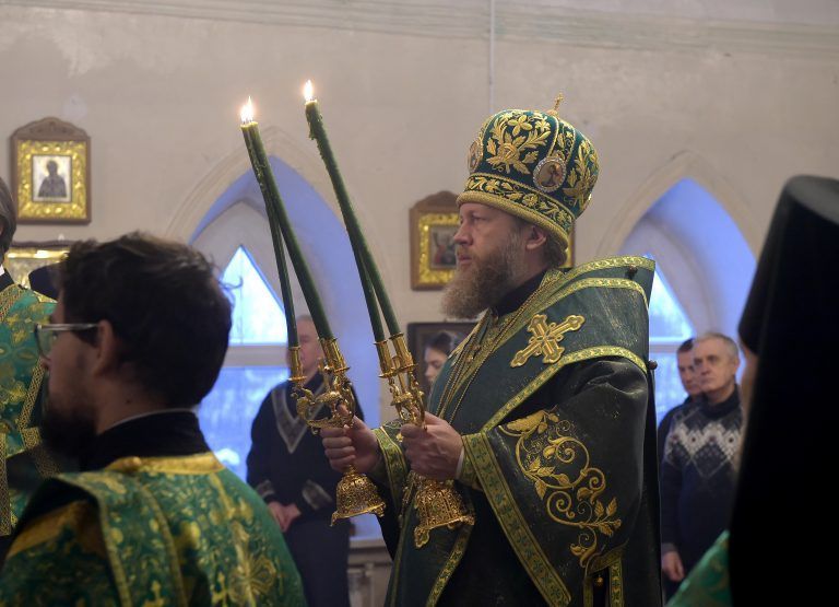 В день памяти благоверного князя Александра Невского митрополит Савва возглавил Литургию в Богородице-Владимирской Заоникиевой пустыни
