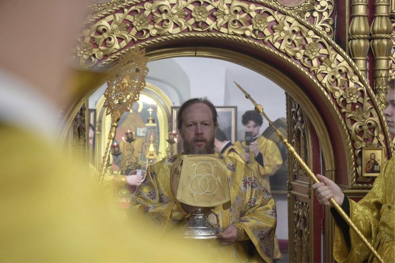 В Неделю 26-ю по Пятидесятнице в Андреевском храме Вологды состоялось архиерейское богослужение