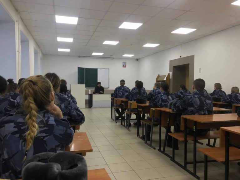 Священник провел беседу антисектантской направленности со студентами Вологодского института права и экономики ФСИН России