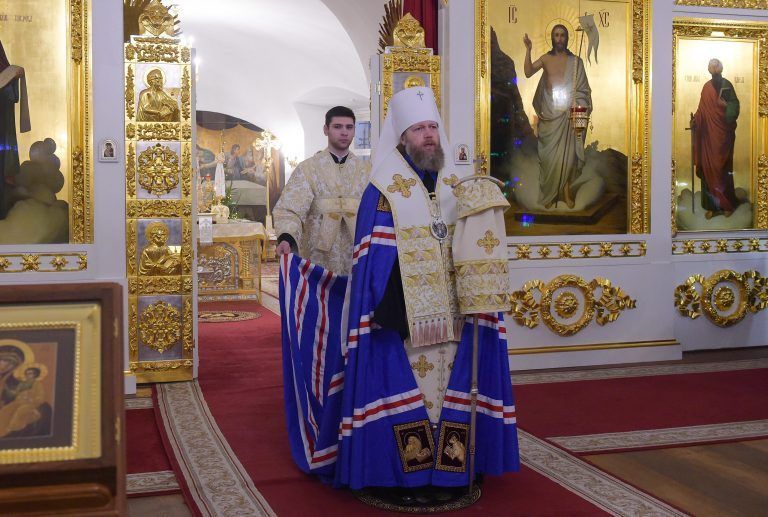 Владыка Савва совершил вечернее богослужение накануне праздника Крещения Господня