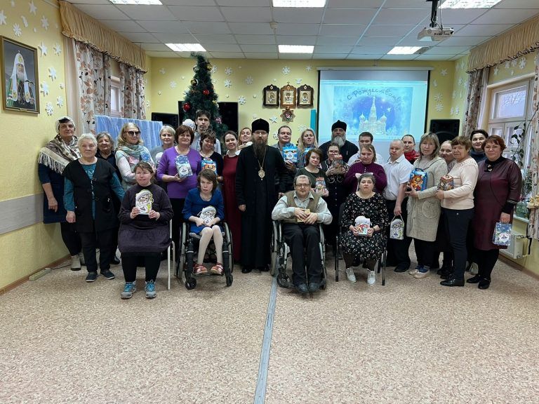 Владыка Игнатий поздравил с Рождеством Христовым участников творческого объединения «Дружба»