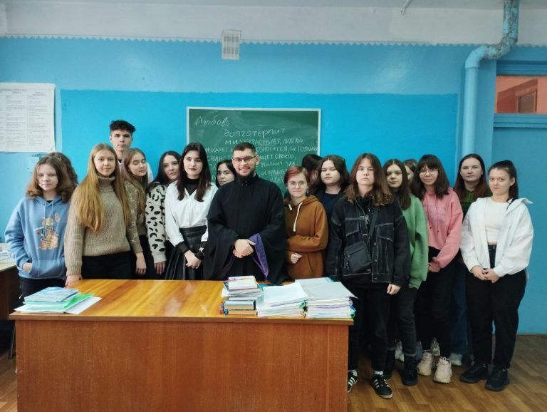 Миссионерские встречи продолжились в Вологодском аграрно-экономическом колледже
