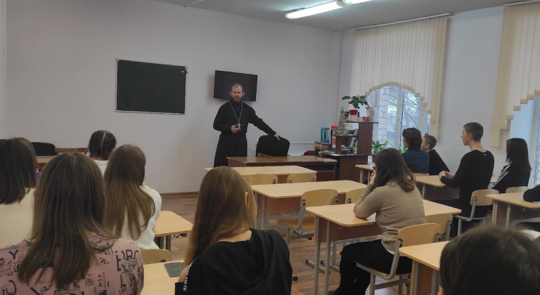 Беседой о смысле человеческой жизни продолжились в новом году миссионерские встречи в Вологодском колледже сервиса