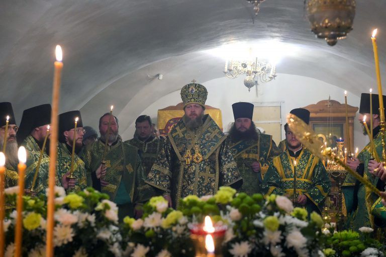 В канун дня памяти преподобного Димитрия Прилуцкого в Спасо-Прилуцком Димитриевом мужском монастыре состоялось архиерейское богослужение