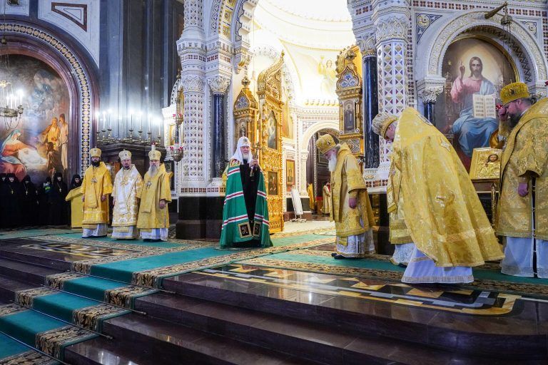Глава Вологодской митрополии митрополит Савва сослужил Святейшему Патриарху Кириллу за Литургией в Храме Христа Спасителя