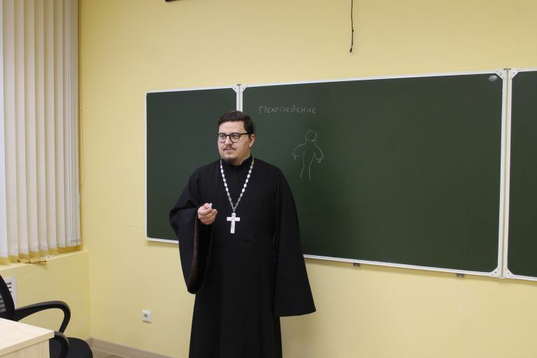 В Центре творческого развития детей и молодежи «Синергия» продолжаются катехизические беседы