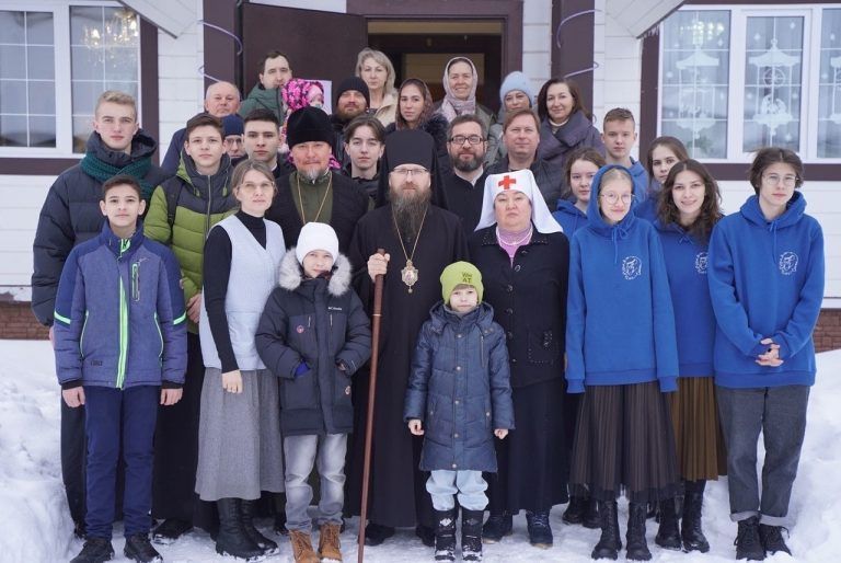 В храме преподобного Сергия Радонежского города Череповца состоялось архиерейское богослужение