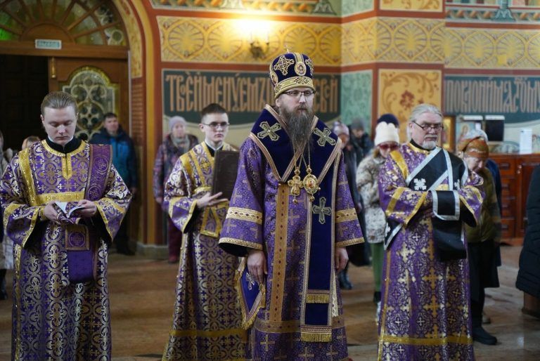 В день 105-летия со дня мученической кончины священномученика Павла Кушникова в кафедральном соборе города Череповца состоялось торжественное богослужение