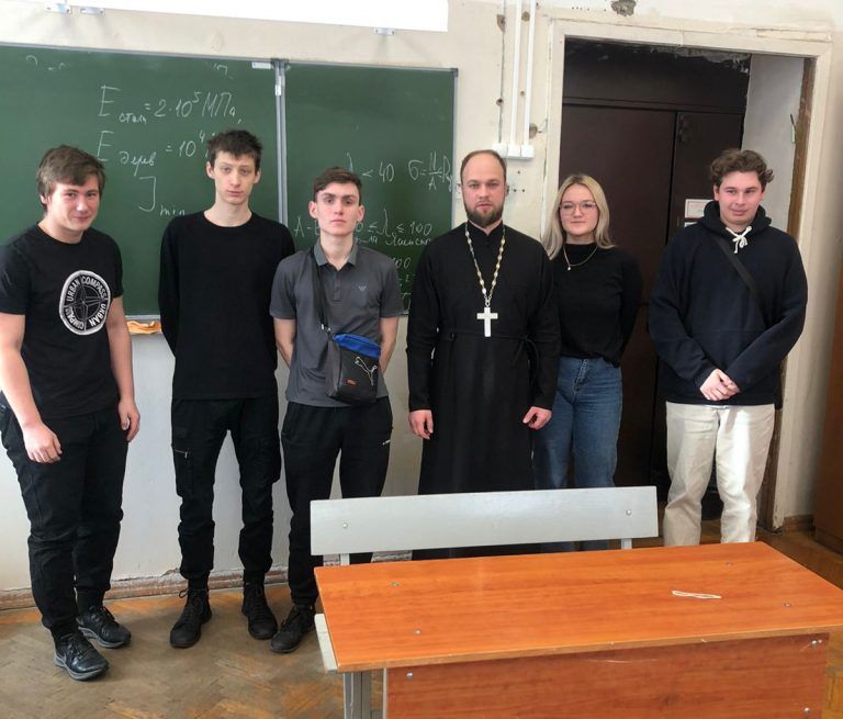 Встречи антисектантской направленности продолжаются в Вологодском строительном колледже