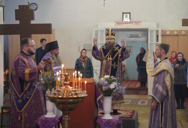 В храме праведных Богоотец Иоакима и Анны села Носовское состоялось архиерейское богослужение