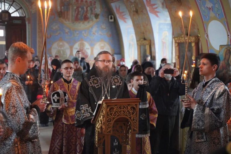 Епископ Игнатий совершил пассию в храме Рождества Христова города Череповца