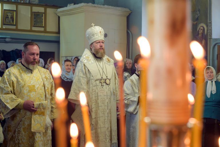 «…Из мертвых воздвигл еси Лазаря, Христе Боже»