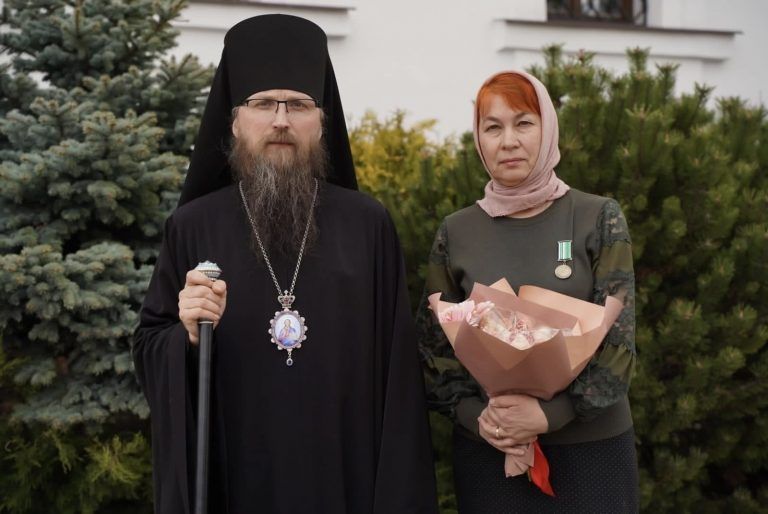 Епископ Игнатий отметил труд педагогического коллектива школы №24 города Череповца на ниве духовно-нравственного просвещения