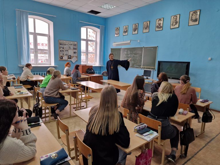 Миссионерские встречи продолжаются в Вологодском педагогическом колледже
