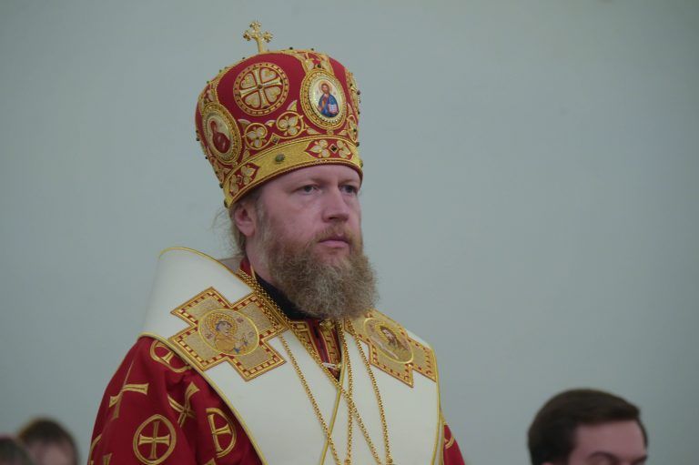 Пасха священная нам днесь показася…