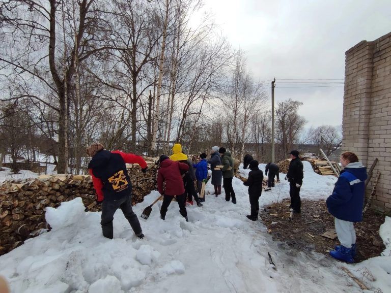 В селе Воскресенское-на-Мусоре прошел трудовой десант
