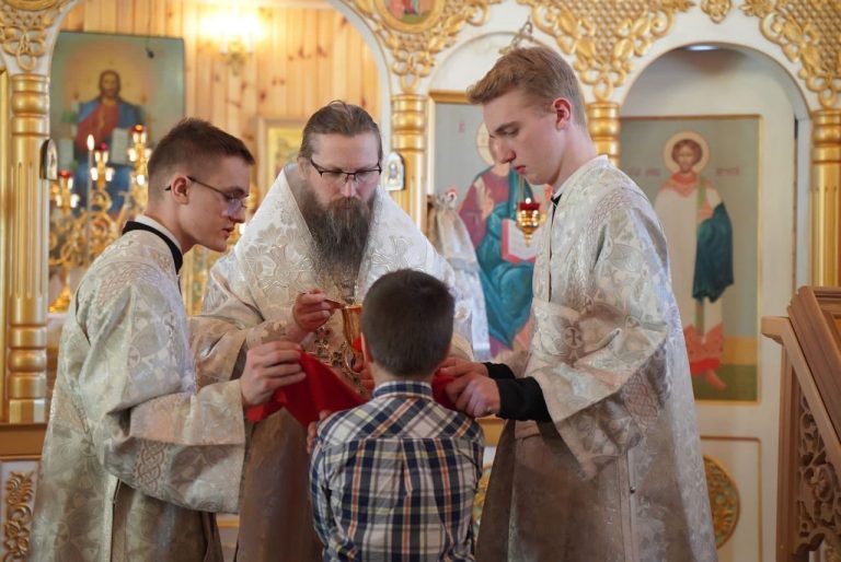 Епископ Игнатий возглавил богослужение в храме преподобного Филиппа Ирапского поселка Кадуй