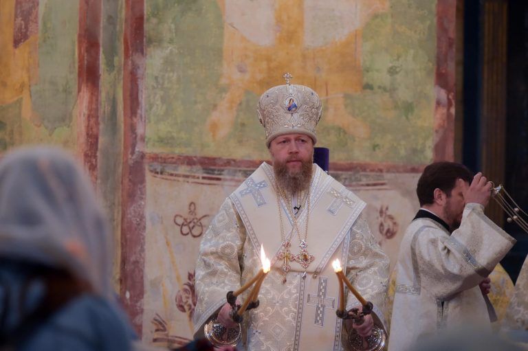 «Земля празднует и ликует, радуется и небо Вознесением днесь Творца твари …»