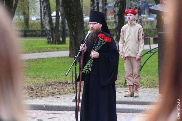 Епископ Игнатий принял участие в общегородской акции «Мы помним»