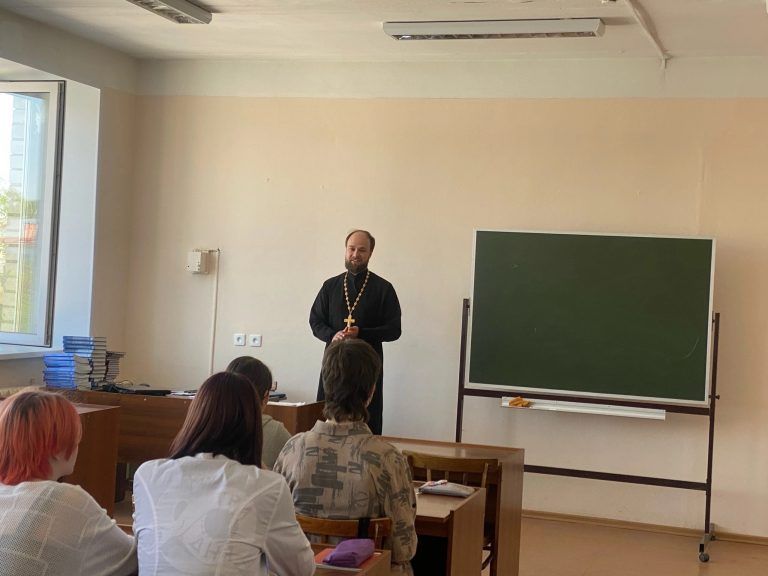 В Вологодском аграрно-экономическом колледже проходят встречи антисектантской направленности