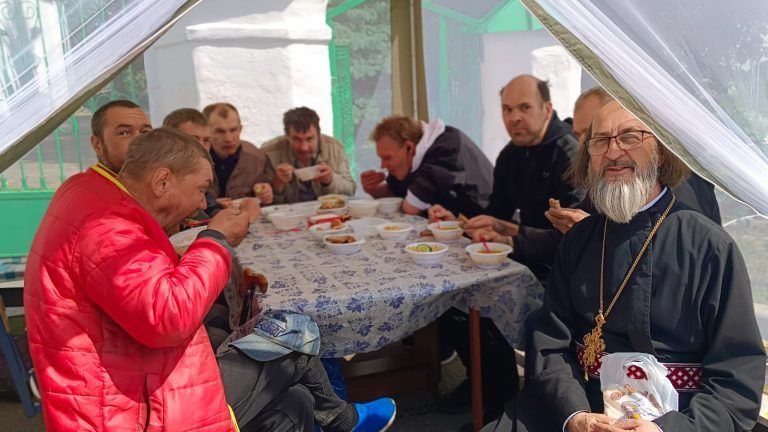 В Вологодской епархии продолжается реализация благотворительного проекта «Теплый приём»