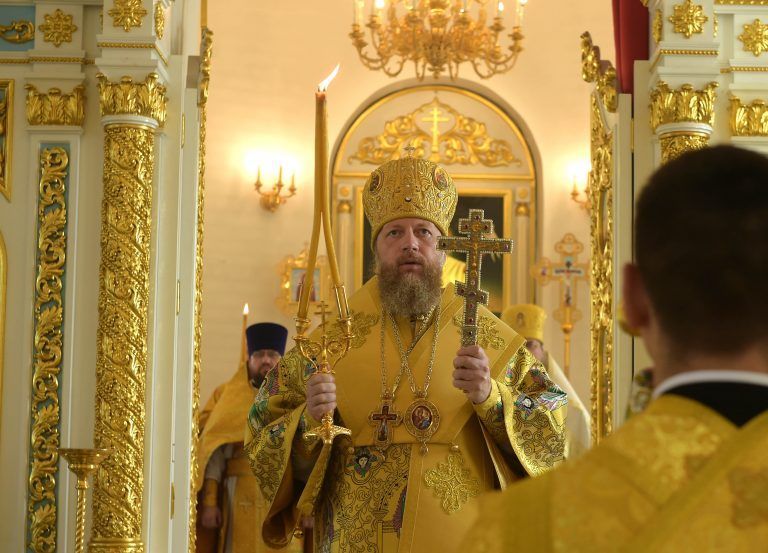 В воскресный день владыка Савва посетил шекснинский церковный округ