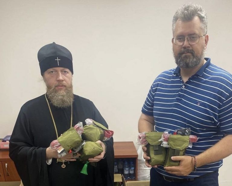 Сегодня в Вологодской митрополии были переданы закупленные материалы первой помощи для бойцов зоны СВО.