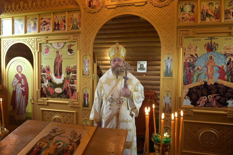 Архиерейское богослужение прошло в храме Воскресения Христова села Рукино