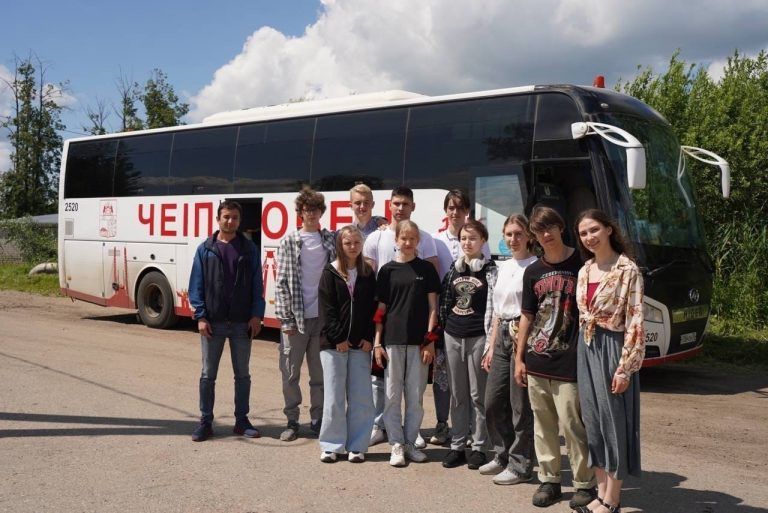 Православная молодежь из Череповца посетила Троице-Сергиеву Лавру