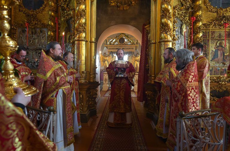 «… пророче Божий Илие, и чтим, еже на Небеса на колеснице огненней, преславное восхождение твое»