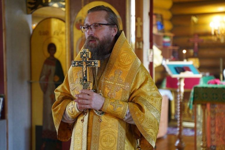 Епископ Игнатий совершил Литургию в храме преподобномученика Евфросина Синозерского в поселке Чагода